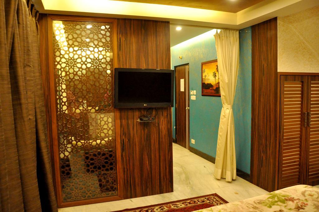 Hotel Esteem Kalküta Dış mekan fotoğraf