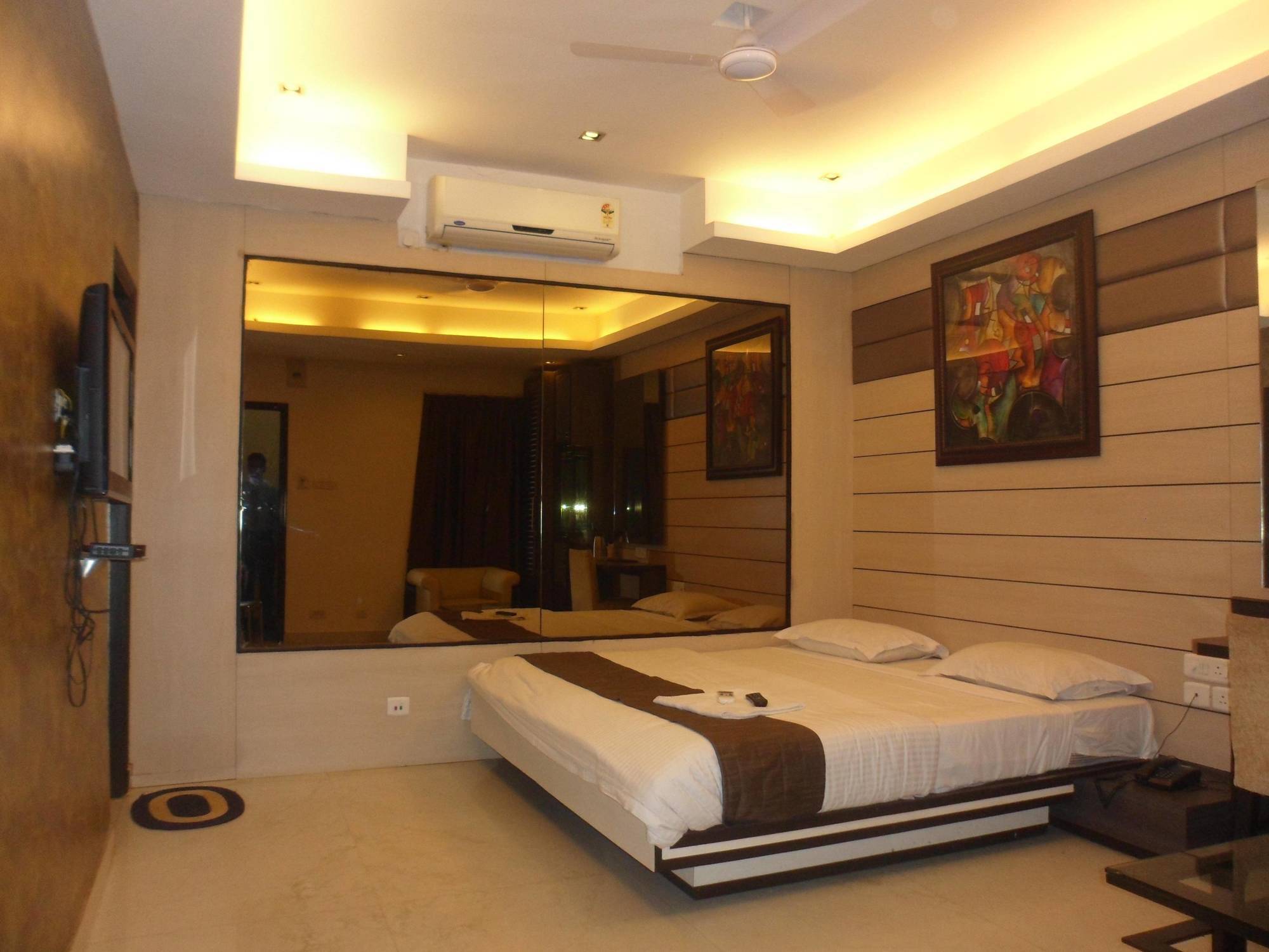 Hotel Esteem Kalküta Dış mekan fotoğraf