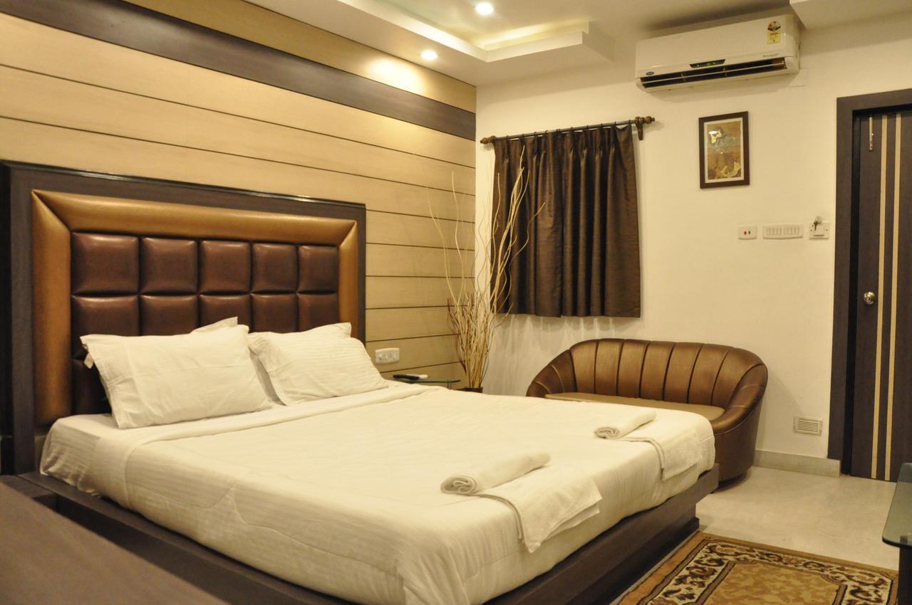 Hotel Esteem Kalküta Dış mekan fotoğraf