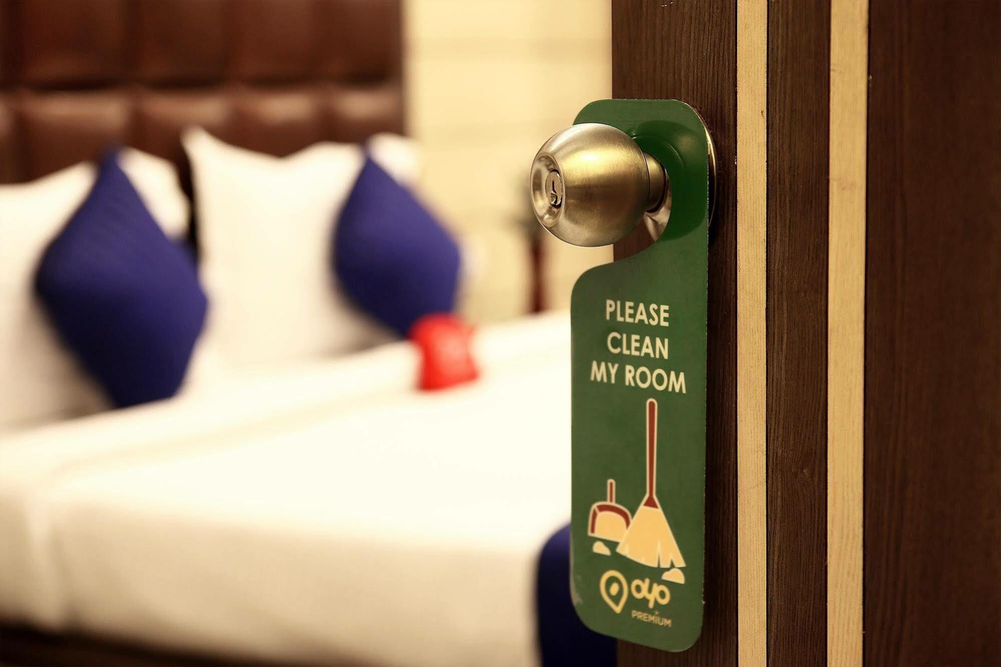 Hotel Esteem Kalküta Dış mekan fotoğraf