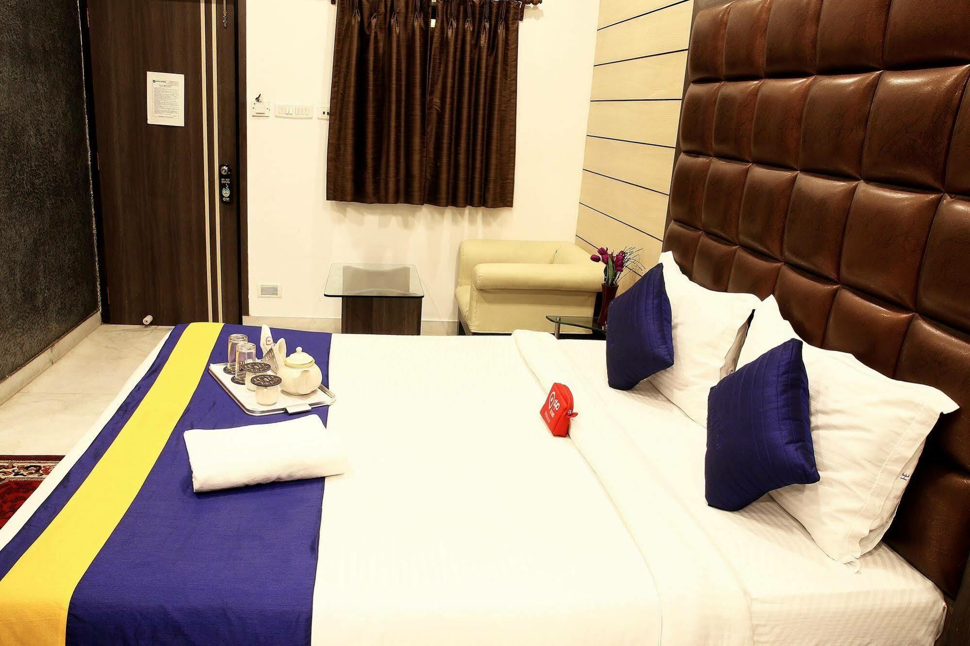 Hotel Esteem Kalküta Dış mekan fotoğraf