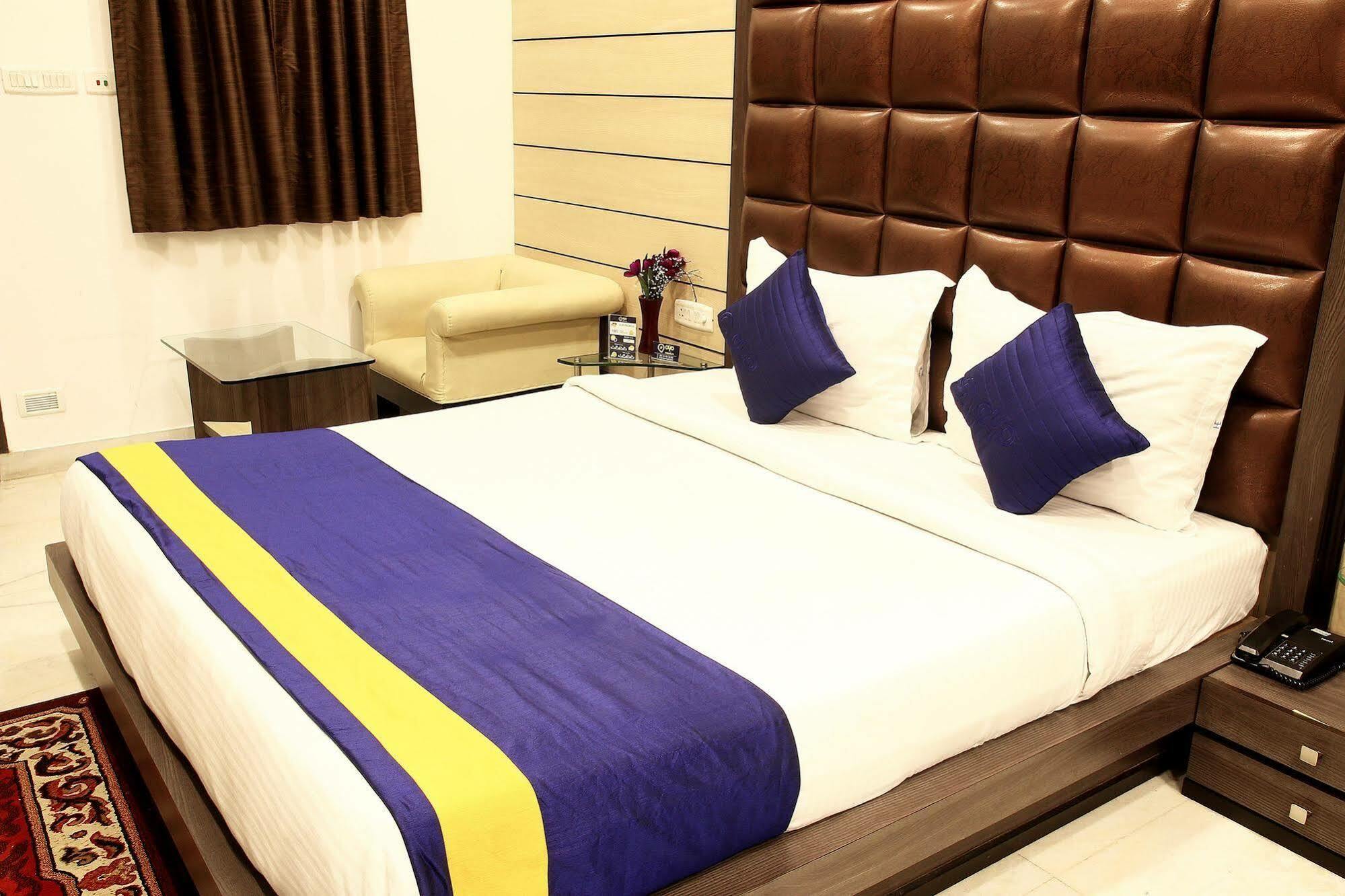 Hotel Esteem Kalküta Dış mekan fotoğraf