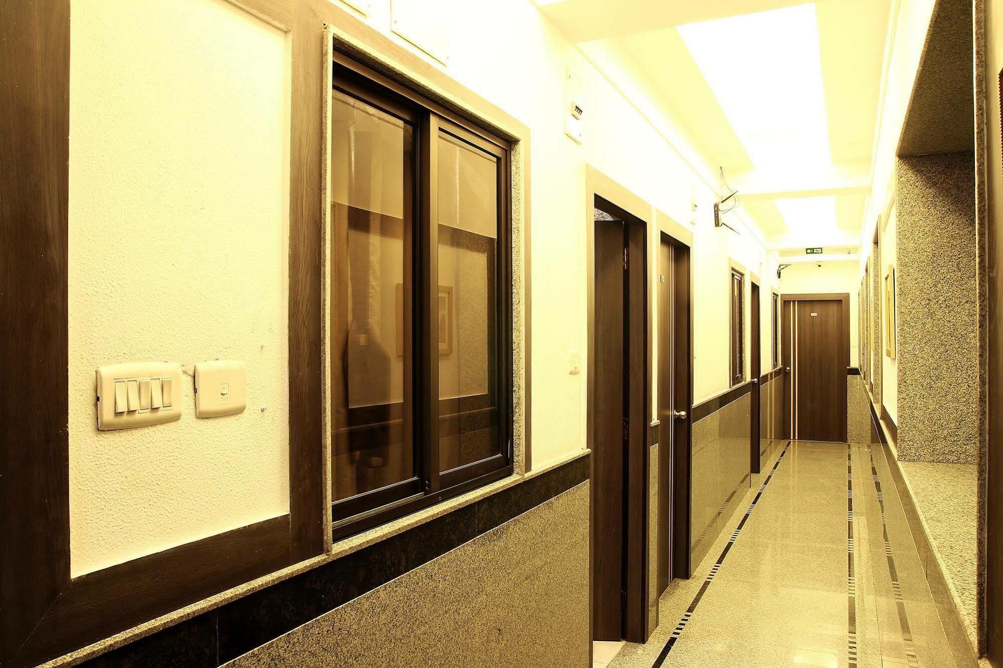 Hotel Esteem Kalküta Dış mekan fotoğraf